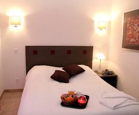 Le Domaine Du Golf Dalbret Hotel 3*